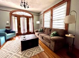 Mid City 2 BR- beautiful, renovated Arts & Crafts Flat, ξενοδοχείο στη Νέα Ορλεάνη