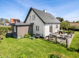 2 Bedroom Pet Friendly Home In Hornbk