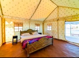Sam dunes Safari Camp Jaisalmer: Sām şehrinde bir otel