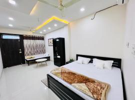AP Suite - Full Luxury Villa, hytte i Ujjain