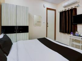 Super Collection O Sri Balaji Luxury rooms, отель в Хайдарабаде, в районе Gachibowli