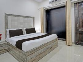 OYO THE GRAND REDIANCE HOTEL, готель у місті Канпур