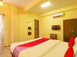 OYO Shruti Guest House, хотел в района на Baga Beach, Goa