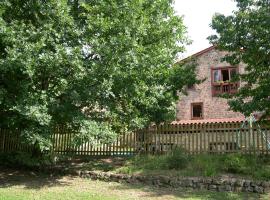 Gîte de Luré, hotel with parking in Luré