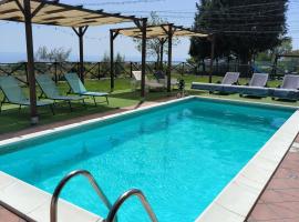 Villa Egle Belpasso, villa vacanza con piscina, hotel em Belpasso