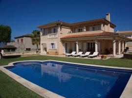 Welcome home. Willkommen. Bienvenidos โรงแรมในMarratxí 