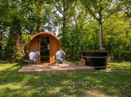 La casa Pacha Mama Sauna en Hottub, place to stay in Ewijk