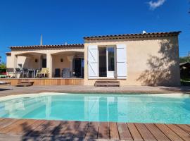 Villa au calme piscine privée, hotel u gradu 'Bagnols-en-Forêt'