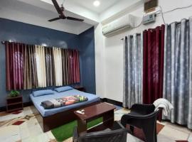 Riverbank Guest House With Restaurant & self cooking facility, B&B in Guwahati