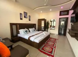 Goroomgo Sahara Inn Dalhousie - Luxury Room - Excellent Customer Service Awarded - Best Seller