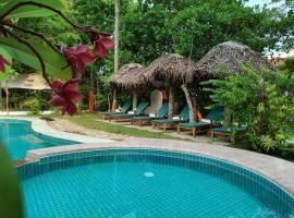 Marari Beach Bungalow Resort Alleppey, beach hotel in Mararikulam