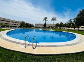 Apartamento Panoramica Golf - Sant Jordi: San Rafael del Río'da bir havuzlu otel