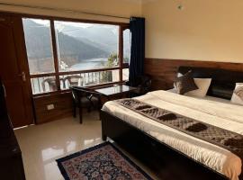 Goroomgo Rohila Lodge Nainital Near Naini Lake - Luxury Room Mountain View, hotel di Nainital