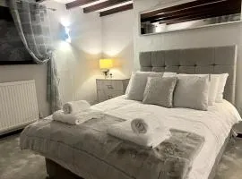 Duchess Apt 2 Modern 3Bedroom Apartment in Colchester Ideal for Long Stays, Relocations, Contractors, Secure Parking, WIFI