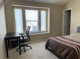 Room With Shared Bath, 20 Mins To Tesla