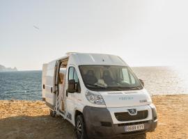 VIVE CAMPER IBIZA, hotel v destinácii Illes Balears