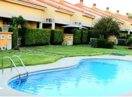 PORTOSIN Apartamento con piscina, playa, khách sạn ở Goyanes