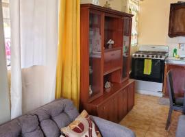 Lind's comfort place, apartman u gradu 'Roseau'