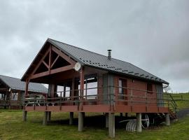 Chalet des Gardettes, belle vue 1220m d'altitude, cabin in Montgreleix