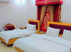 Hotel Clifton Lodge: Karaçi şehrinde bir otel