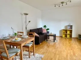 60 m2 Apartment near Airport - Free Parking