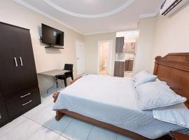 Suitesecu Guayaquil, hotel with parking in Guayaquil