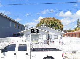 B3 Best Value on Private Bedroom with Private Bathroom in Little Havana, Miami, מלון במיאמי