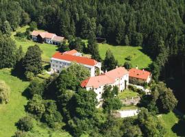 Hotel Landsitz Pichlschloss, מלון בNeumarkt in Steiermark