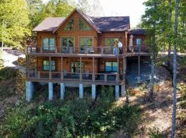 Luxury 3/2.5 Cabin: Lake views, Theatre+GameRoom!