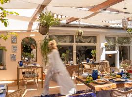 Maison Fernanda, hotel in SantʼAgata sui Due Golfi