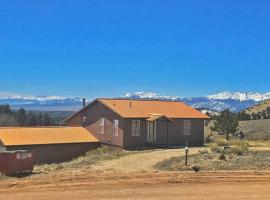 Beautiful quiet getaway in dark skies community. Perfect for a relaxing stay in the mountains, hotel din Westcliffe