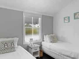 "Xanadu" Charming 2-Bed Retreat by Marcoola Beach