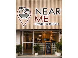 Near Me hostel and bistro, plážový hotel v Ko Tao