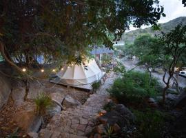 Vĩnh Hy Glamping, hotel with parking in Ninh Hải
