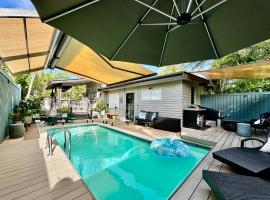 Sweet Creek Cottage, Palm Cove, 200m to Beach, Heated Pool, Pets, cottage ở Palm Cove