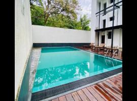 Kandyan View Holiday Bungalow ''Free Pickup From Kandy city'', Boutique-Hotel in Kandy