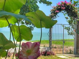 Smell rose beach garden, beach hotel in Batu Ferringhi