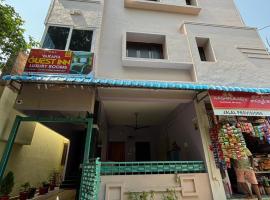 VARAHA GUEST INN LUXURY ROOMs, hotel in Tirupati