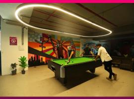 C Suites - Grand Central, hotel in Poona