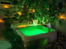 Jungle Spa Privatif - Love Room - Séjour nature et romantique à L'appart'hôtel 23ème avenue
