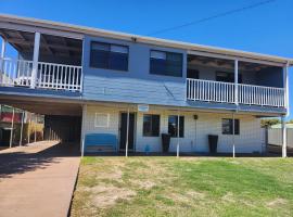 Sands Beach House, feriebolig i Jurien Bay