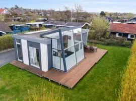 Modern Summer House With Fantastic Skylight