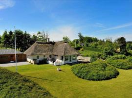 Cozy Farmhouse With Fantastic Surroundings,, vacation home in Farsø