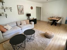 Appartement Cosy Montigny le Bretonneux, hotel v destinaci Montigny-le-Bretonneux