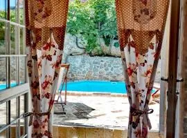 Villa Festina Lente - cosy & authentic villa with private heated pool