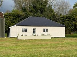 The Jockey's Lodge @ Danebury, hotel with parking in Stockbridge