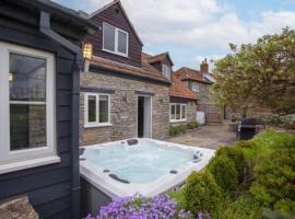 Bluebell House 5 Star Holiday Let, casa vacanze a Somerton