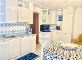 PVR Holiday Home, hotel in Cannigione