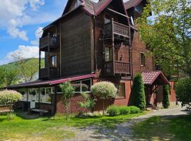 Бавор, Hütte in Jaremtsche