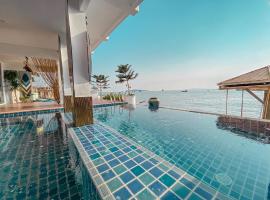 Baan Sailboat Beach Kohlarn – hotel z basenem w mieście Ban Kraek